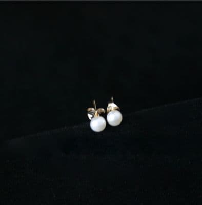 5mm WHITE FRESHWATER PEARL STUD EARRINGS ON 9CT GOLD